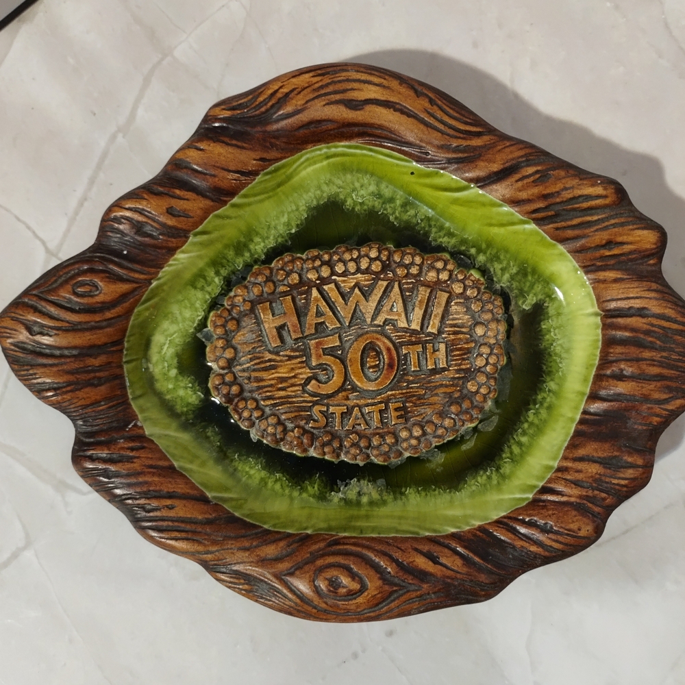 Hawaii 50th State Ceramic Bowl Vintage Treasure Craft Dish Trinket 
A1HG